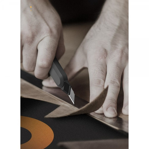 Технический нож "Home Series Black" Deli HT4009 ширина лезвия 9мм, эксклюзивный дизайн, корпус из высококачественного софттач пластика