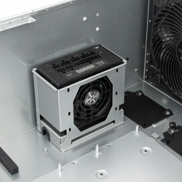 Корпус Silverstone SST-RM51