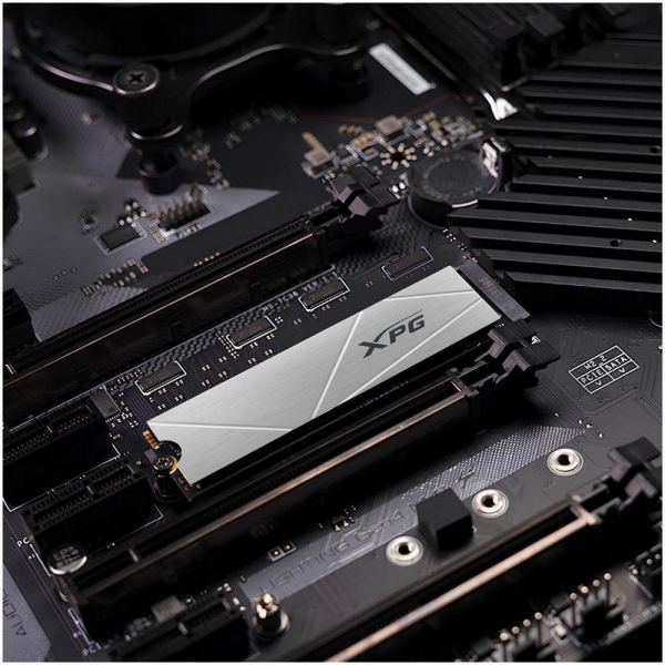 Твердотельный накопитель SSD ADATA M.2 2280 512GB XPG GAMMIX S60 PCIe Gen4x4 with NVMe, 4700/1700, MTBF 1.5M, 3D NAND, 110TBW