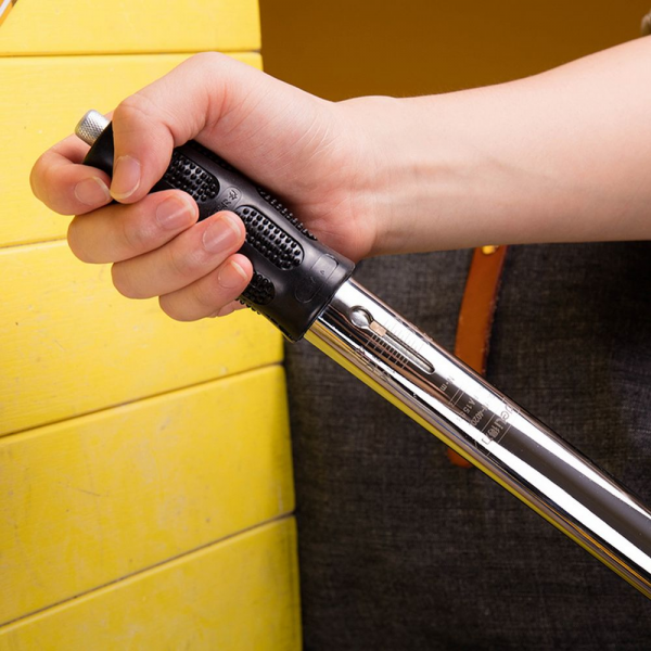 Динамометрический ключ предельный Deli DL-YN-60300 60-300Нм, 1/2", головка Cr-Mo, 72 зуба, точность +/- 3%, противоскользящая рукоятка, кейс